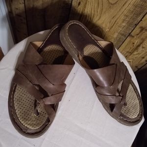 Born ladies flip flops.